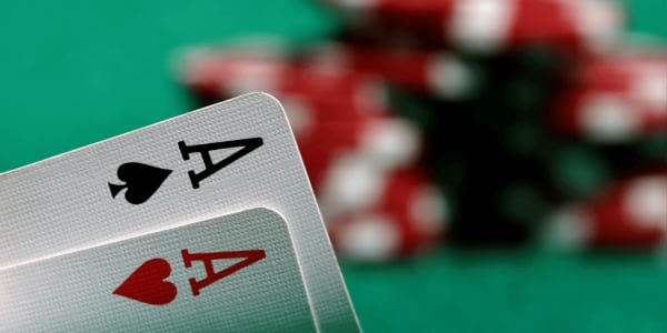 Kaip žaisti „Ultimate Texas Hold 'em Online“